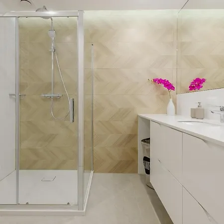 I Krupowki 16, Na Szczytach *