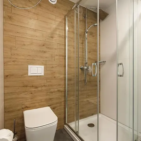 I Krupowki 16, Na Szczytach Zakopane