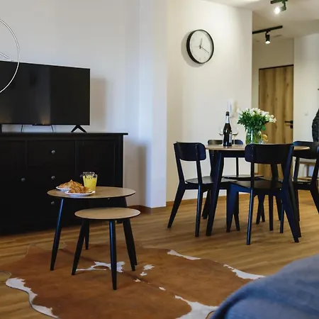 I Krupowki 16, Na Szczytach