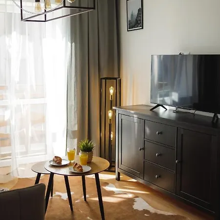 I Krupowki 16, Na Szczytach