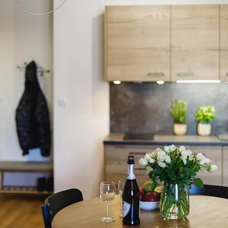 I Krupowki 16, Na Szczytach