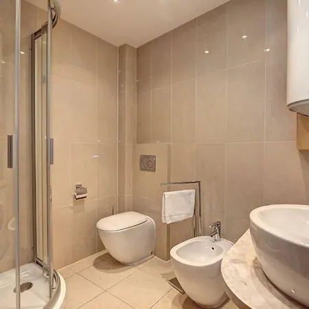 I Krupowki 16, Na Szczytach