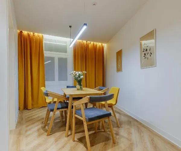 I Krupówki 16, Na Szczytach