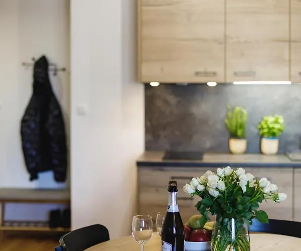 I Krupówki 16, Na Szczytach