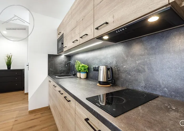 I Krupówki 16, Na Szczytach